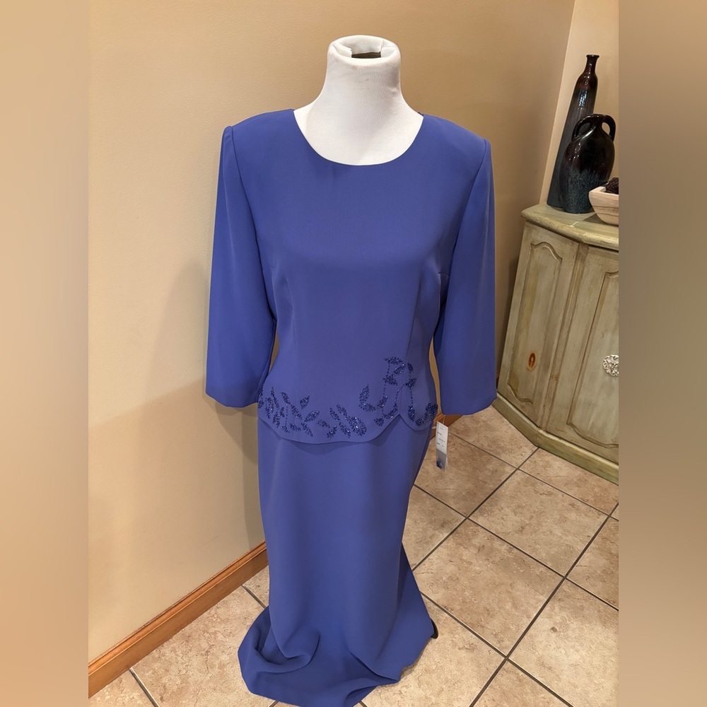 Donna Morgan Blue Periwinkle Formal Dress with Embroidery Size 10 New with Tags
